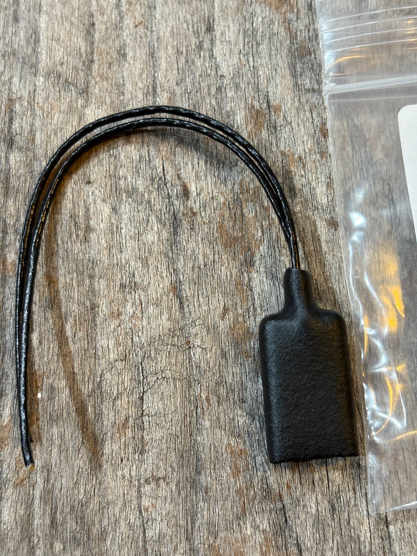 Shomer-Tec Zipper Pull Handcuff Key