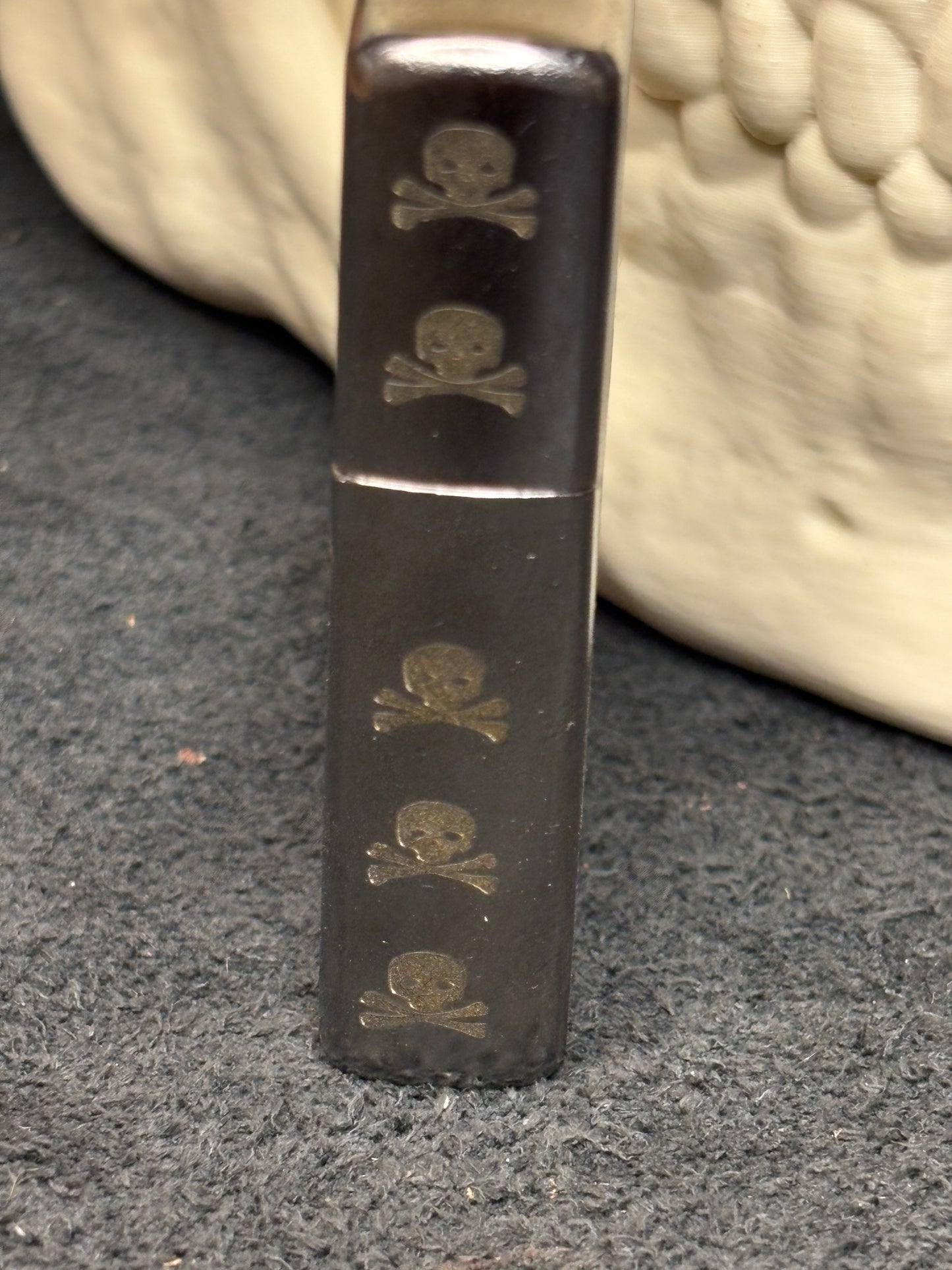 Engraved Pin-Up Skeleton Zippo