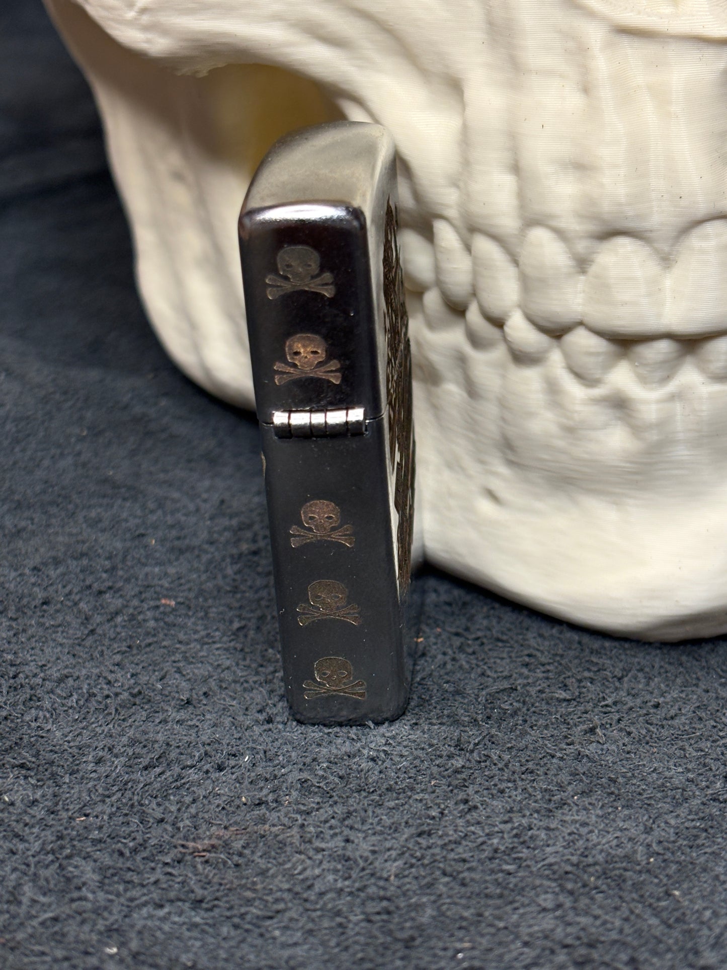 Engraved Pin-Up Skeleton Zippo